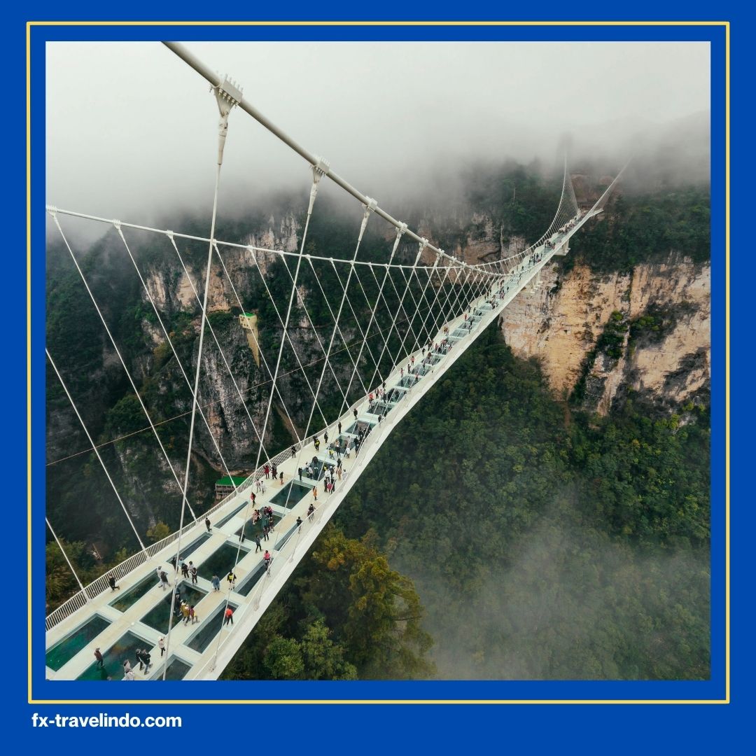Jembatan Kaca di China