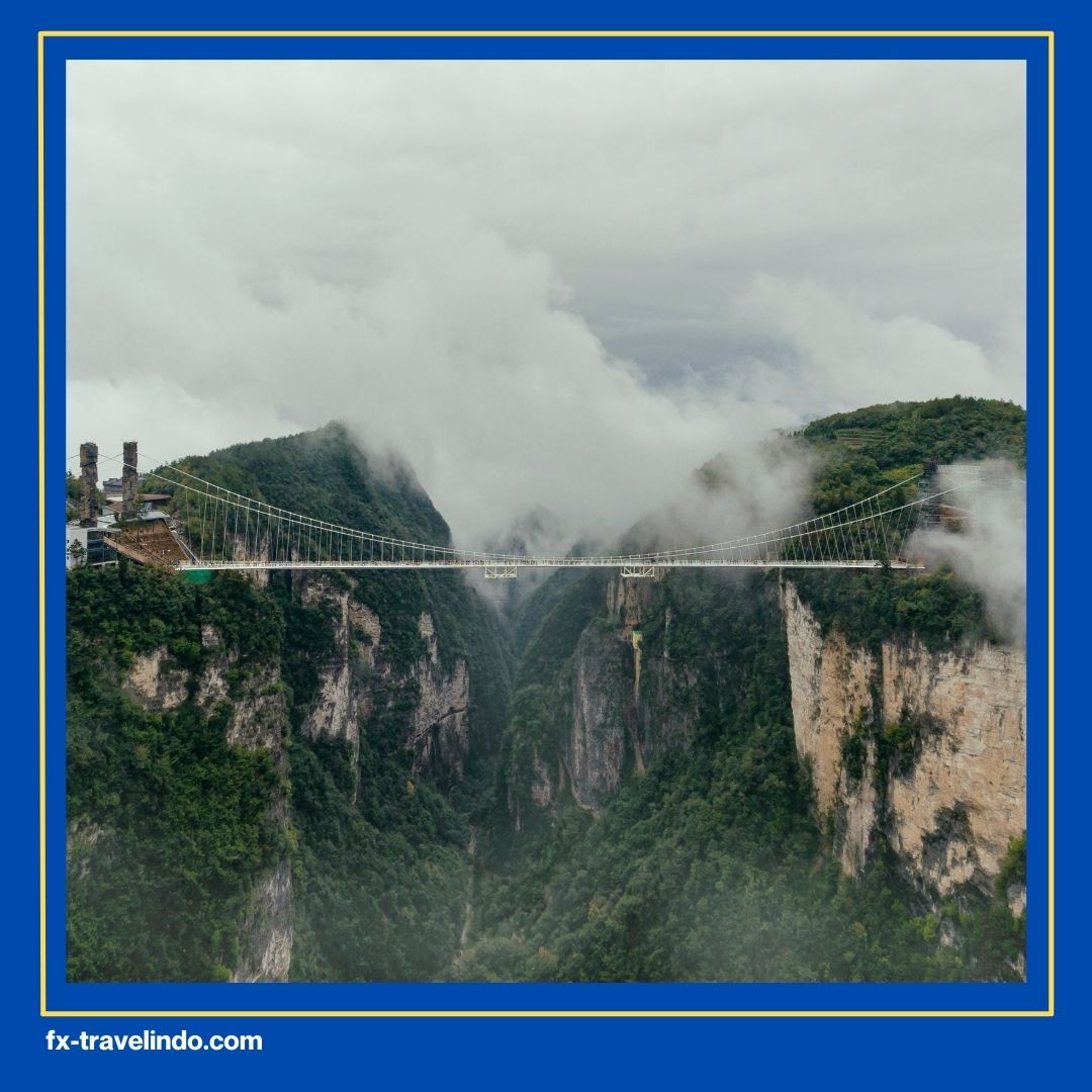 Jembatan Kaca di China