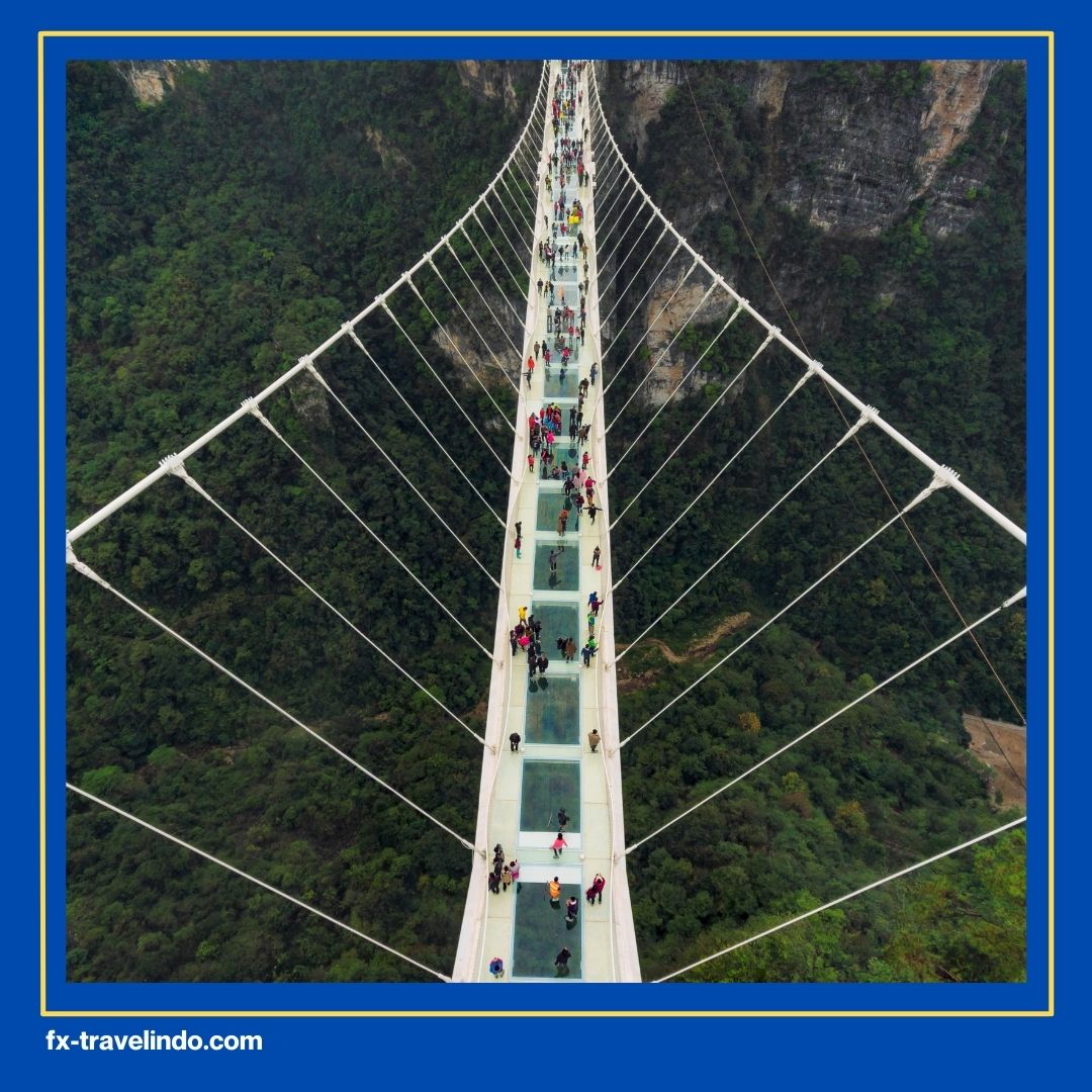 Jembatan Kaca di China