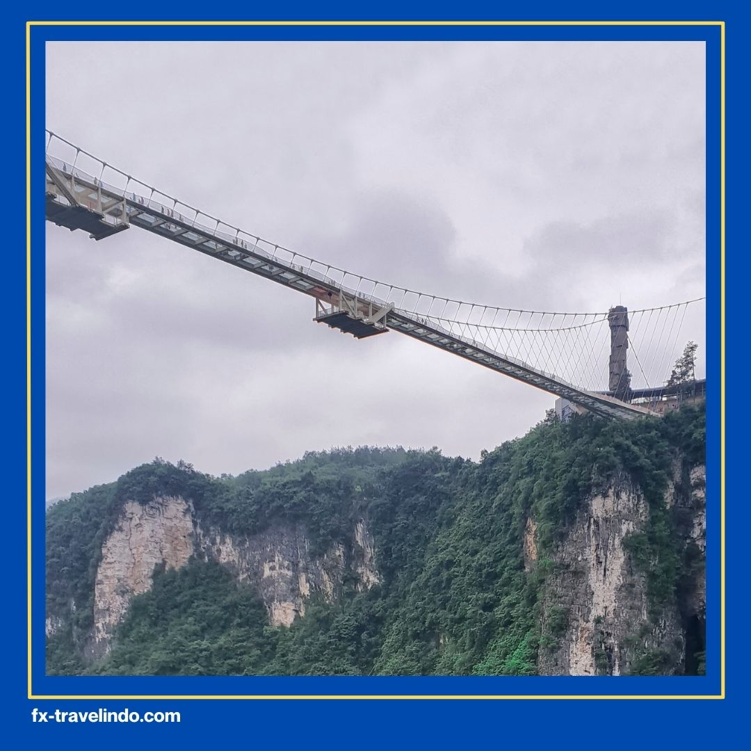 Jembatan Kaca di China