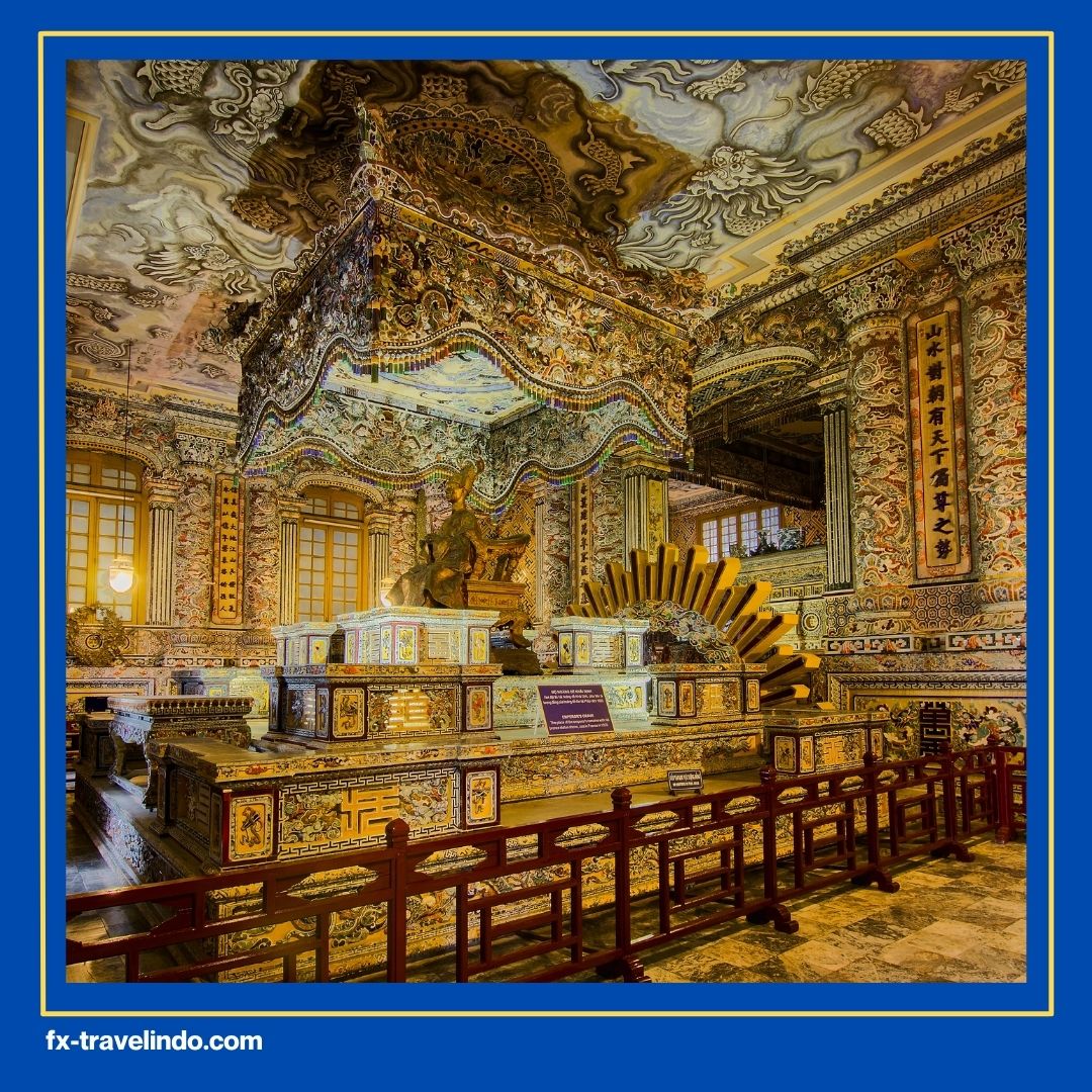 Wisata ke Khai Dinh Tomb